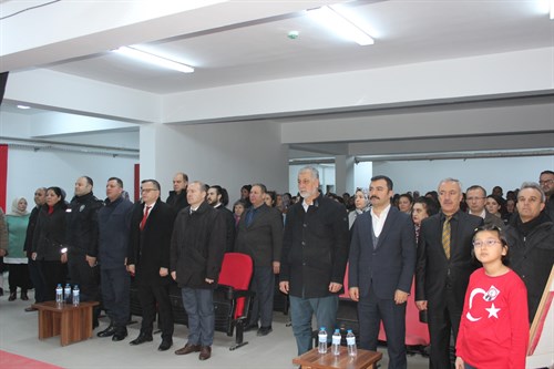 İstiklal Marşının kabulünün 102. Yıldönümü ve Mehmet Akif Ersoy’u Anma Günü etkinlikleri Fatih Ortaokulunda kutlandı.